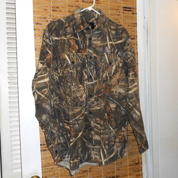 Redhead Camo Button-Down Long Sleeve Shirt Embroidered: "Bass Pro Shops" Size: M - Picture 1 of 5